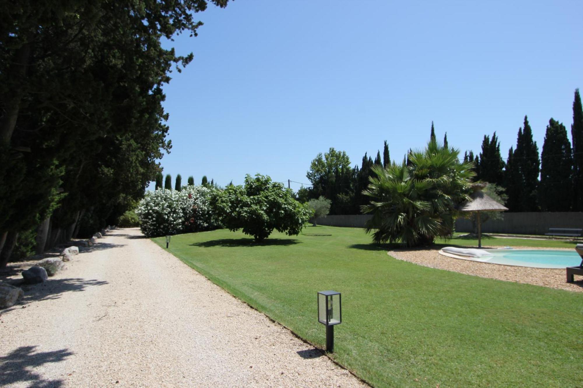 Mas Paloma Bed & Breakfast Rognonas Exterior photo