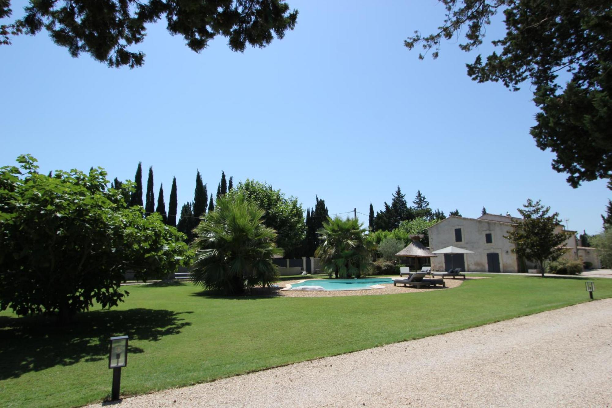 Mas Paloma Bed & Breakfast Rognonas Exterior photo