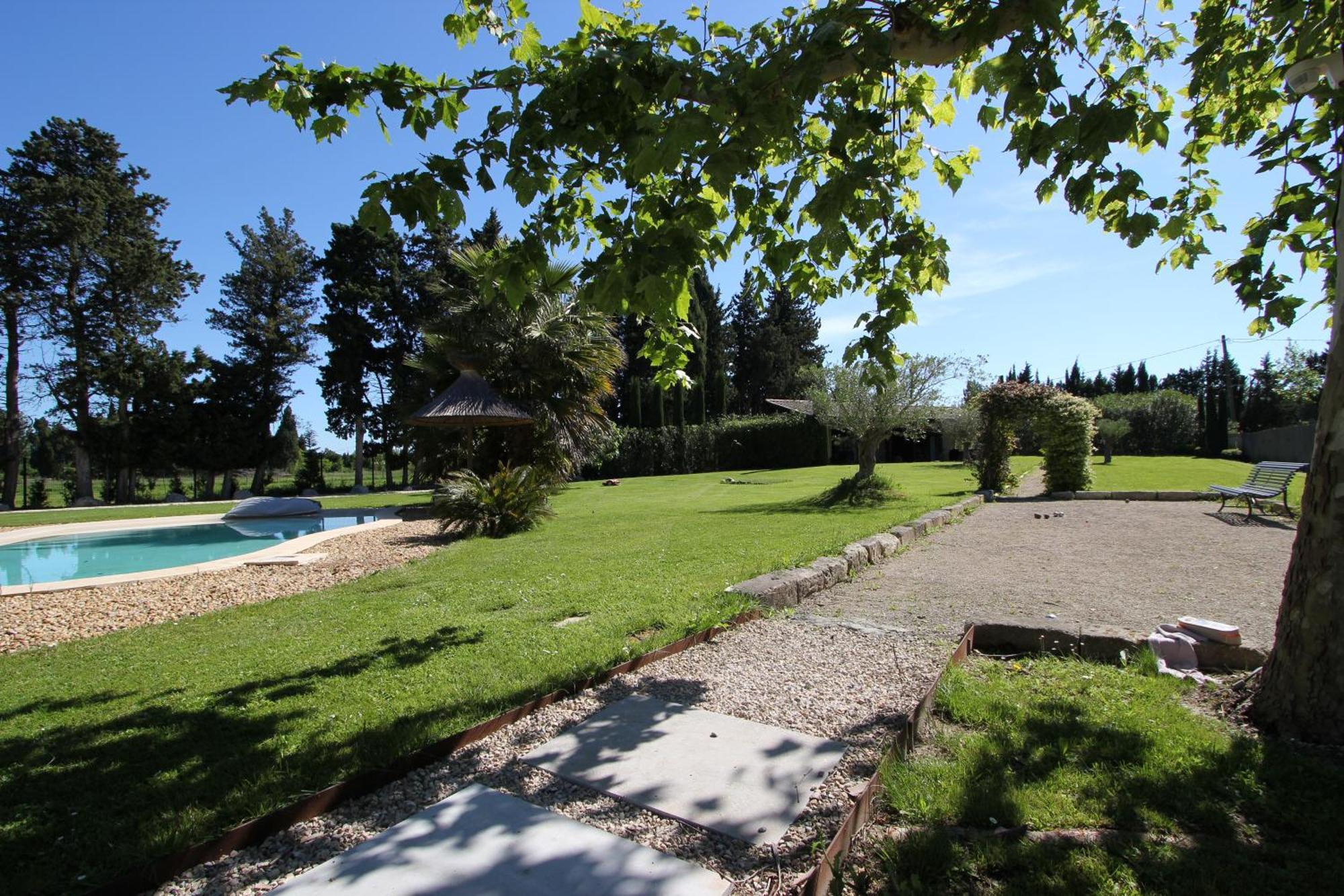 Mas Paloma Bed & Breakfast Rognonas Exterior photo