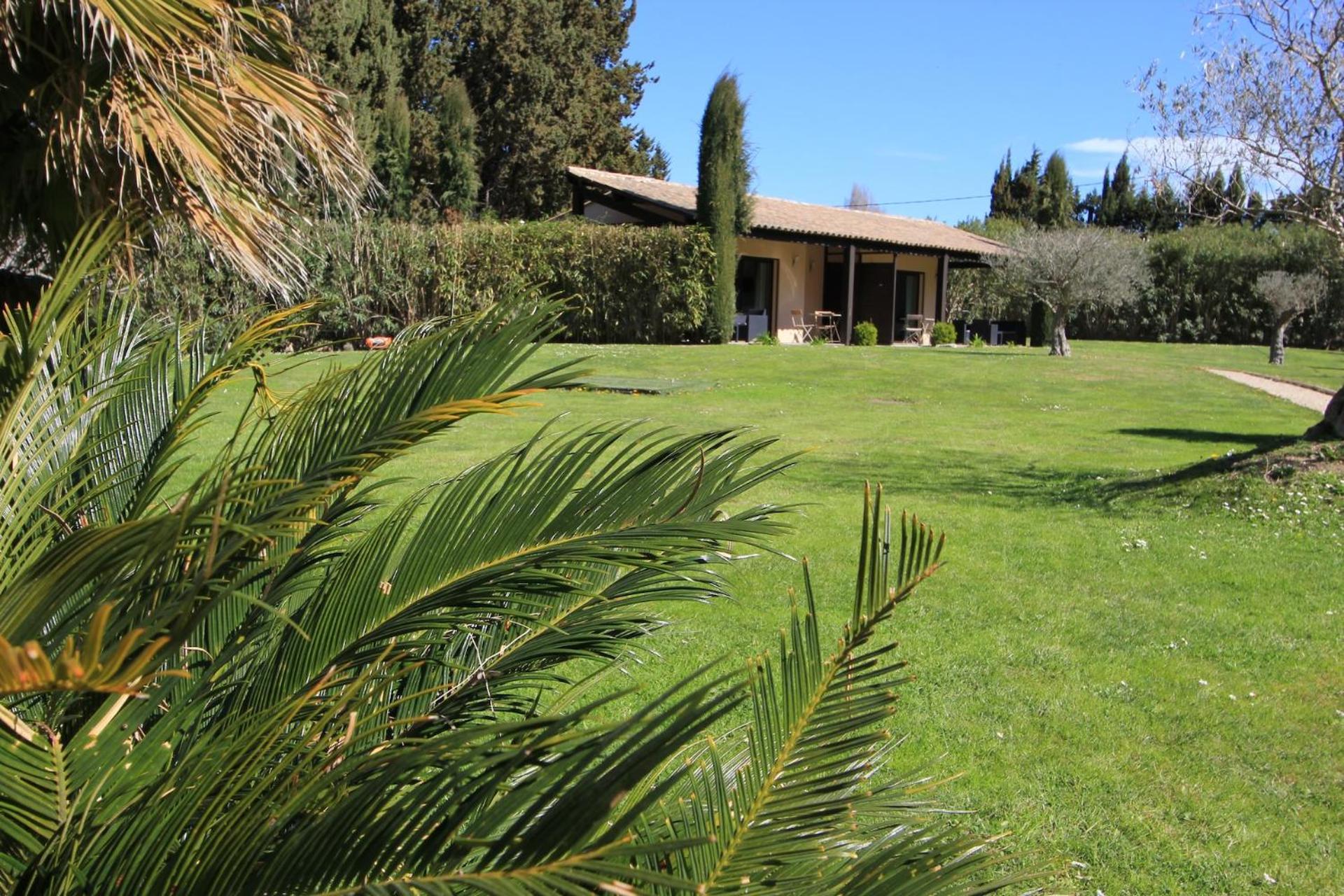 Mas Paloma Bed & Breakfast Rognonas Exterior photo